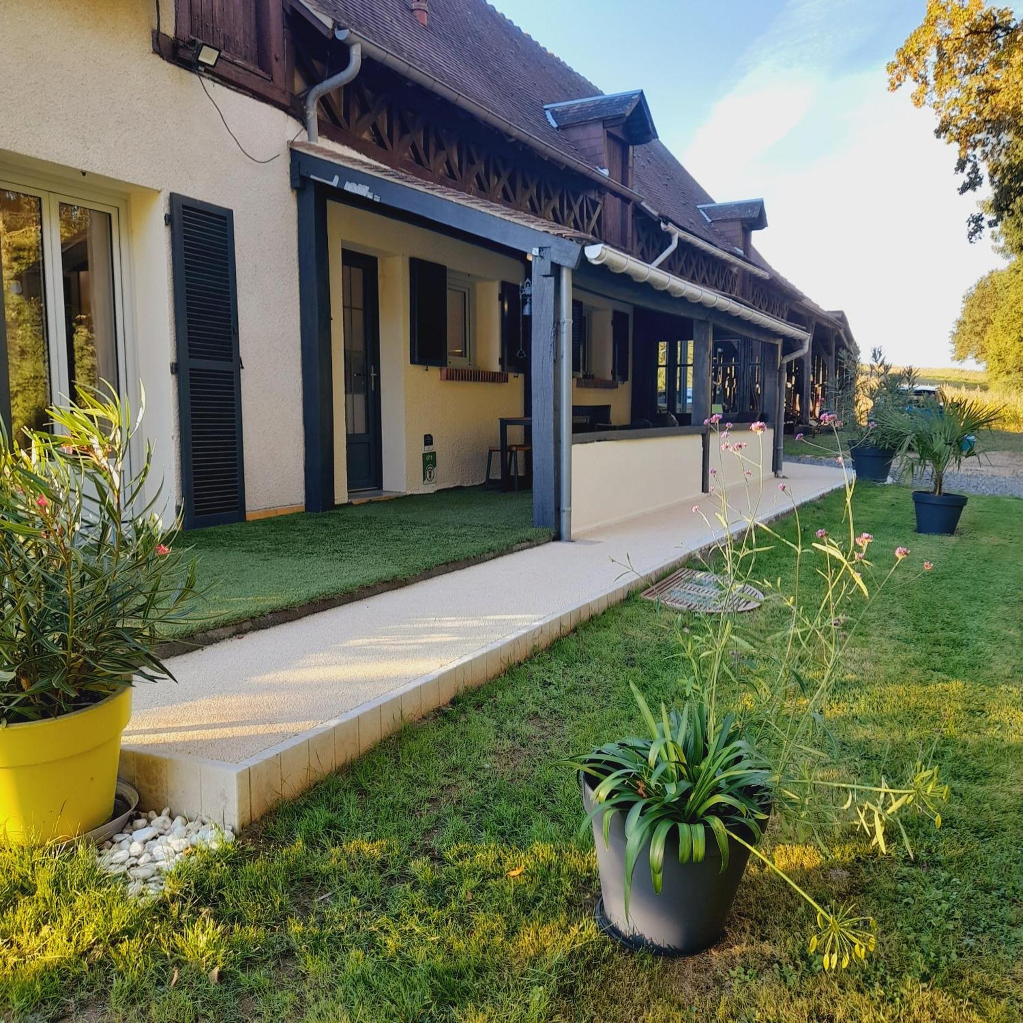 Gite Les Vignes Du Chateau - 4 Personnes Gehee Ngoại thất bức ảnh