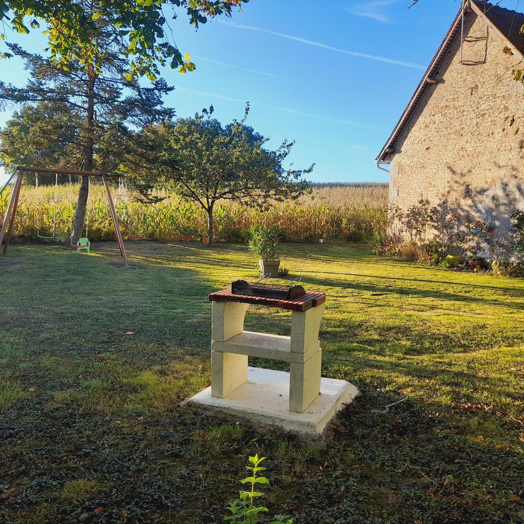 Gite Les Vignes Du Chateau - 4 Personnes Gehee Ngoại thất bức ảnh